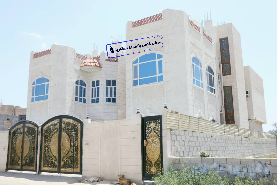 فليتن في حوش واحد بسعر مناسب و مغري جدا جدا جدا بقيمة شقة تمليك..