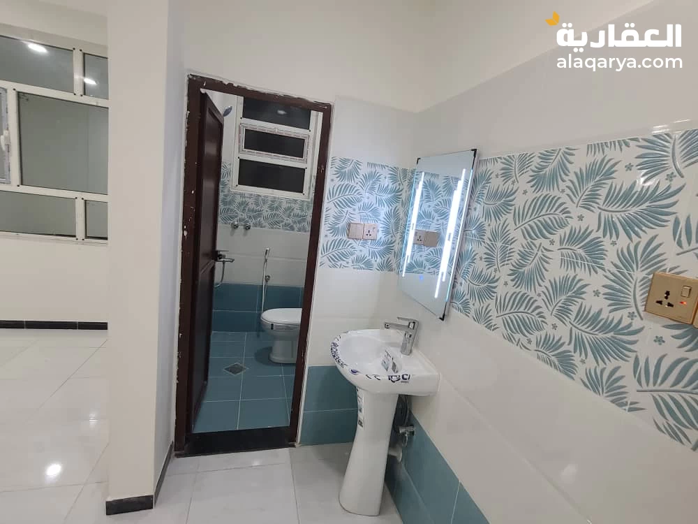 عمارة تجارية أربعة دور وبدروم سوبر لوكس