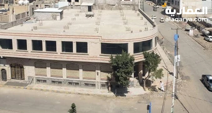 مول للايجار دورين وبدروم كبير للتواصل 774064400