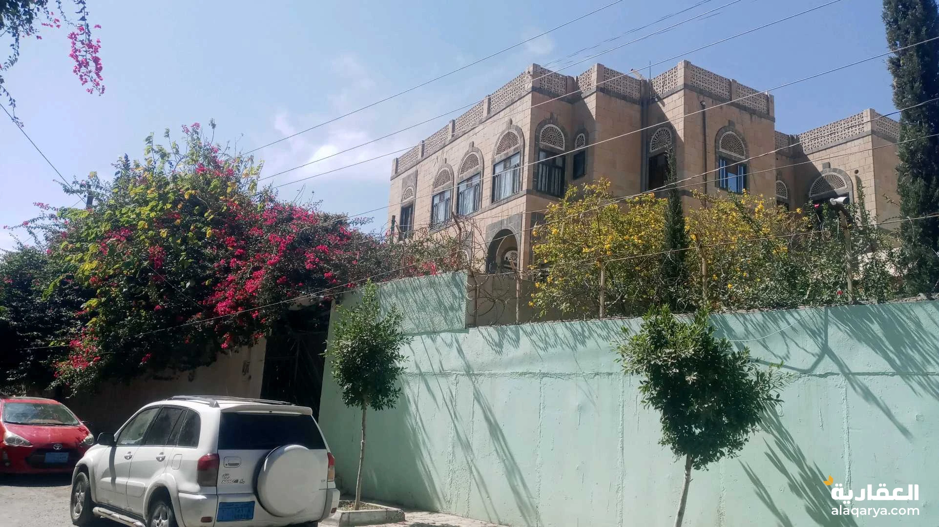 فله تصميم قديم المساحه 12 لبنه 3دور لبيع