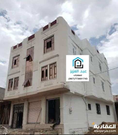 للبيع عماره ثلاثه دور في صنعاء الموقع قريب شارع النصر جدا ووسط كل الخدمات