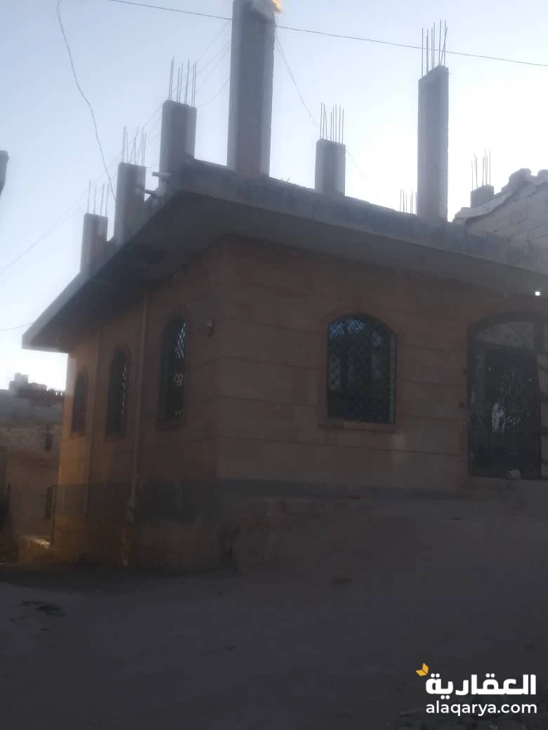 بيت مسلح لبيع لبنتين ونص