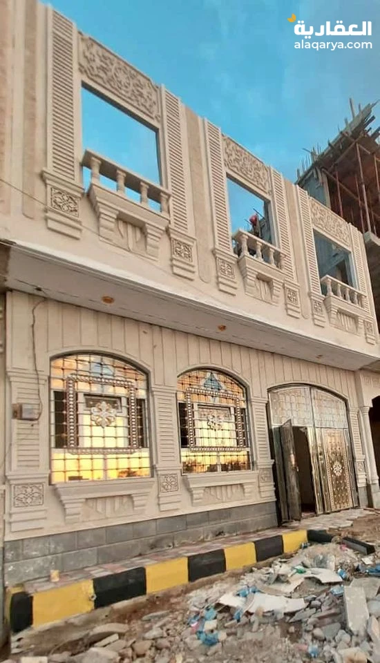 @ للبيع عمارة لبنتين ونص حر في صنعاء