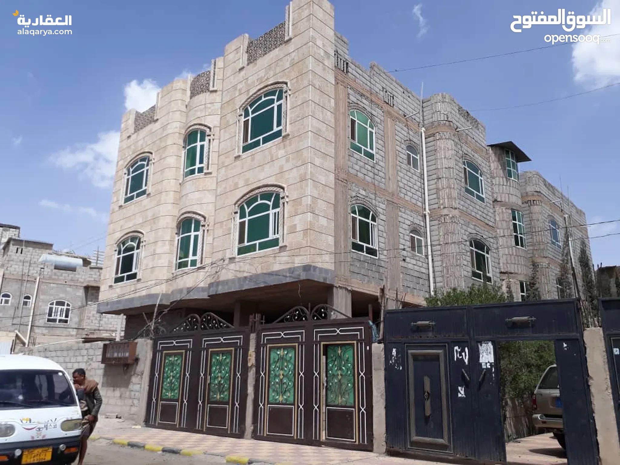 @ للبيع عمارة 23 لبنة وقف في صنعاء