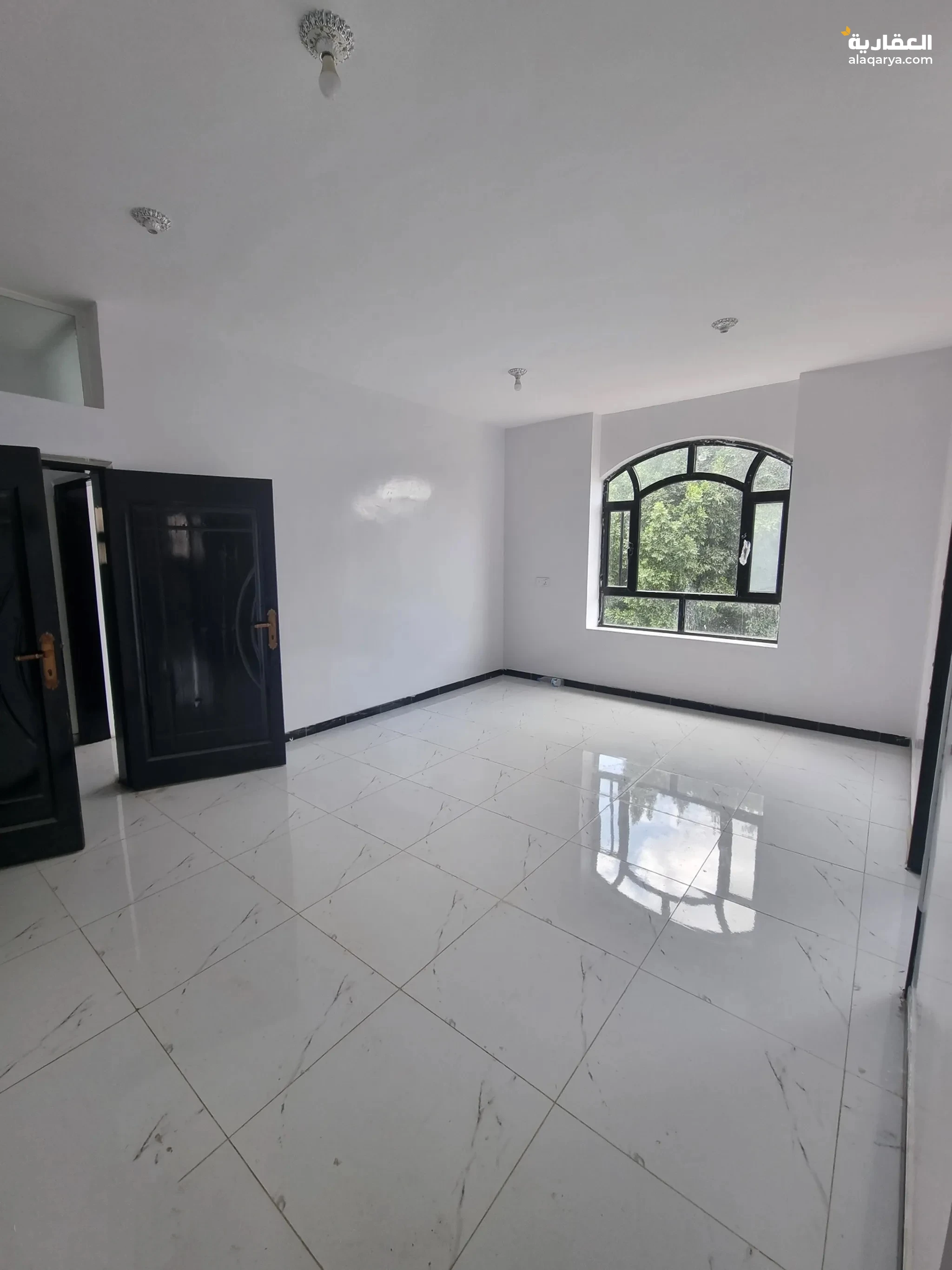 @ للبيع شقة بمساحة 120 متر مربع في صنعاء