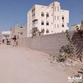 #للبيع عماره 4 دور نظام شقق وبجمبها ارضيه محوشه ف المهاجرين