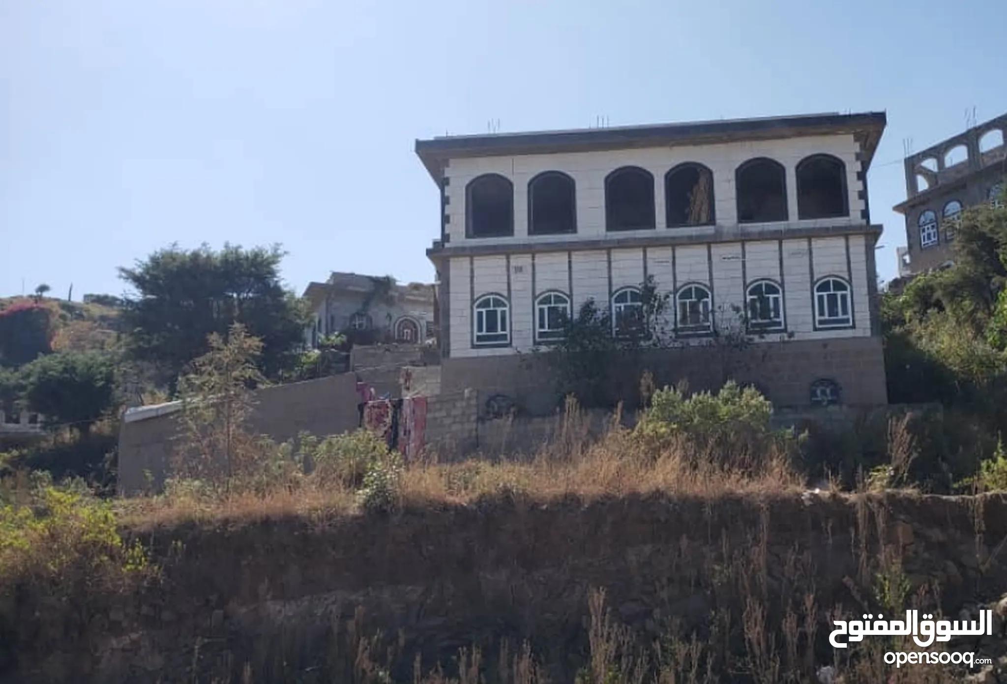 @ للبيع بيت بمساحة 7 قصيب في إب