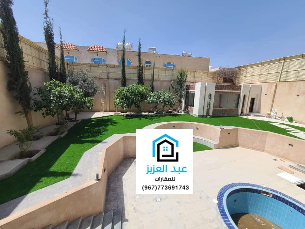 فلة وقصر ملكي للبيع قمة في الجمال والروعة والتصميم الحديث المعاصر في بيت بوس