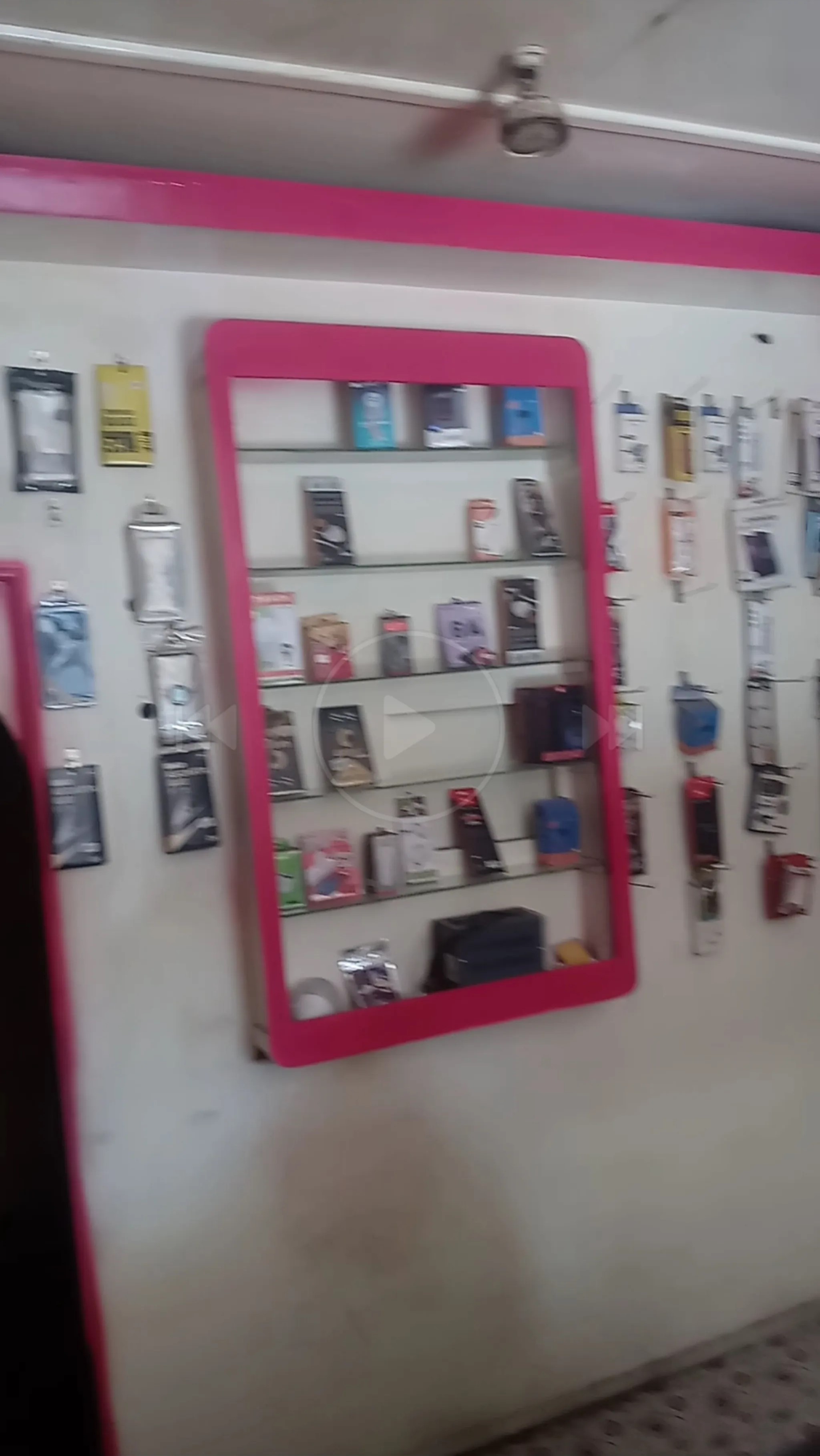 @ للبيع محل بمساحة 6 متر مربع في الظهار