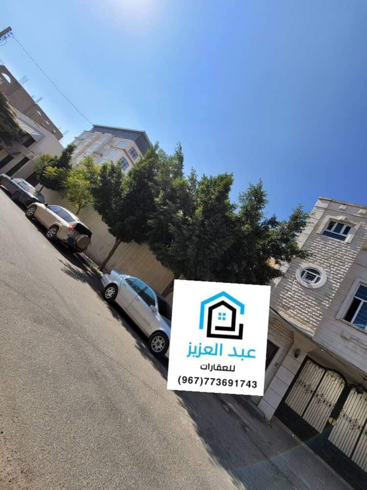 للبيع فله ملكيه في صنعاء أرقى احياء حده