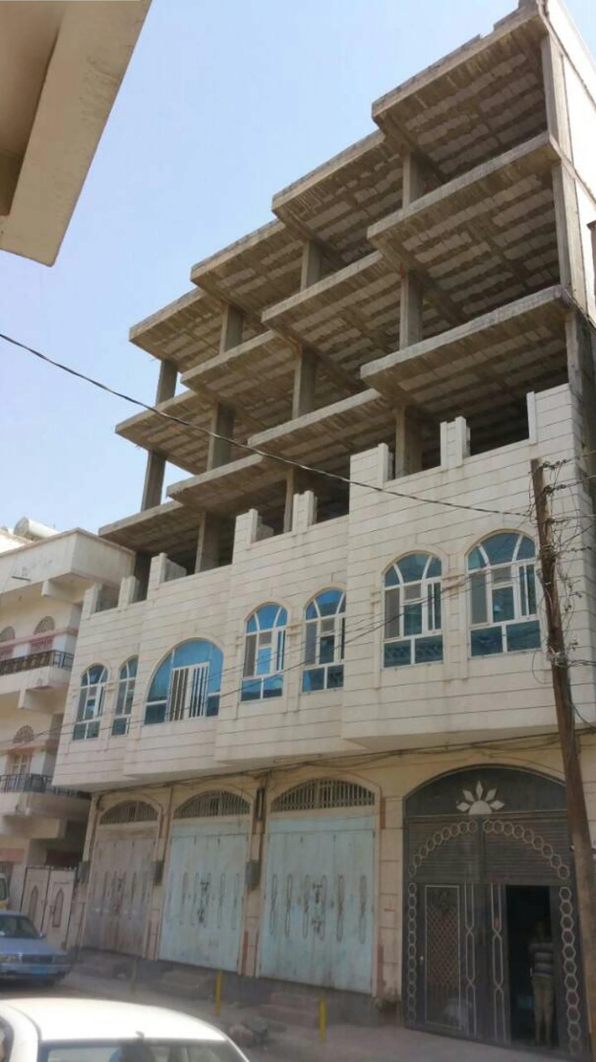 @ للبيع عمارة 5 لبن حر في صنعاء