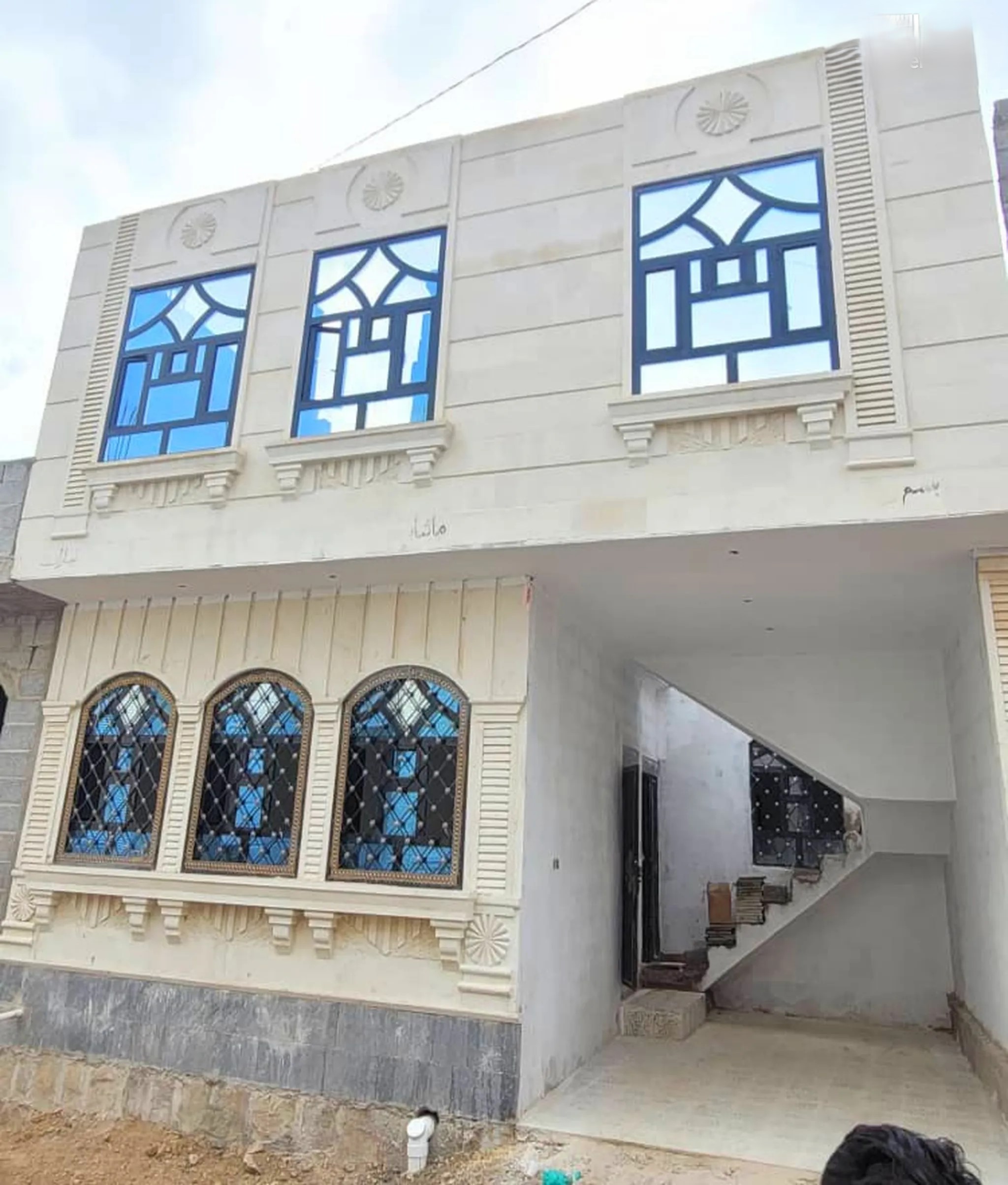 @ للبيع بيت لبنتين حر في صنعاء