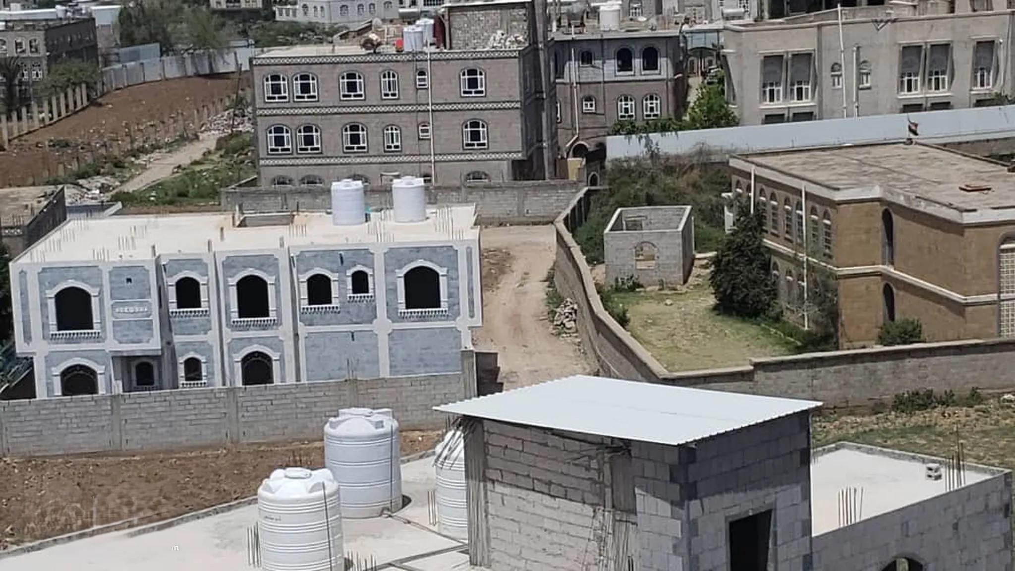 @ للبيع عمارة 6 قصيب في إب