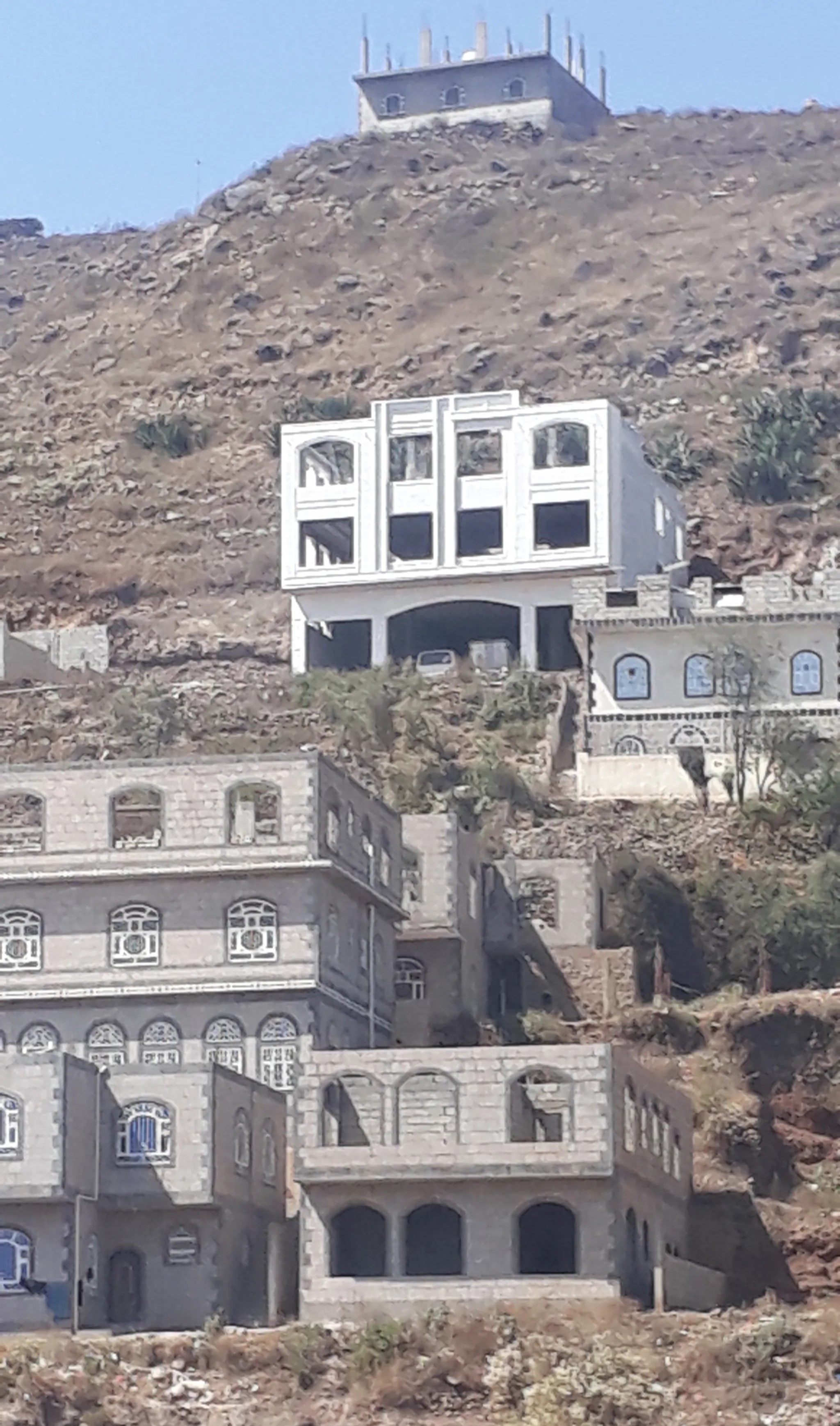 @ للبيع عمارة 5 قصب حر في إب