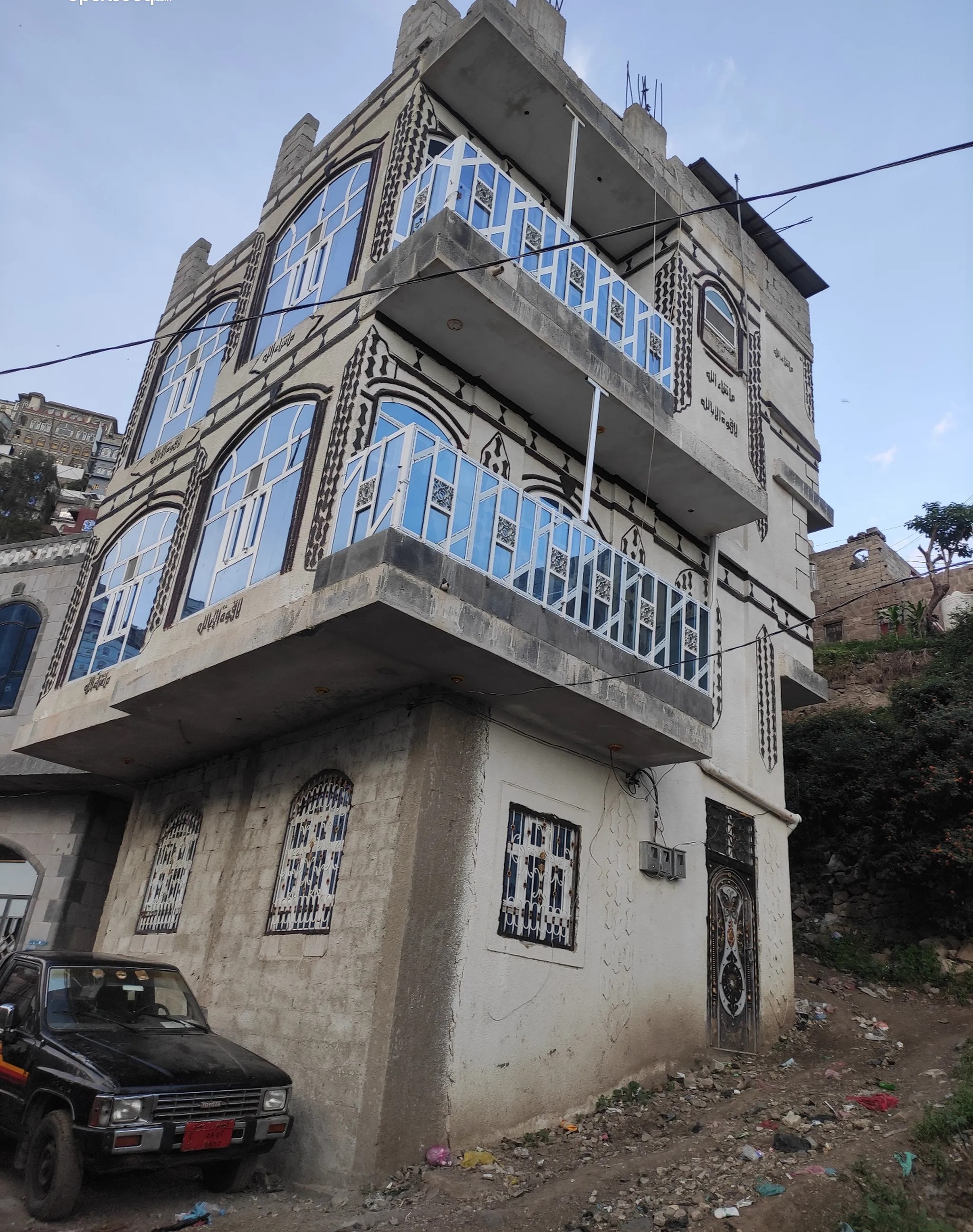 @ للبيع عمارة قصبتين حر في إب