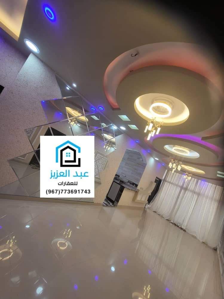 شقه تمليك للبيع في حده الخمسين جوار صاله القصر