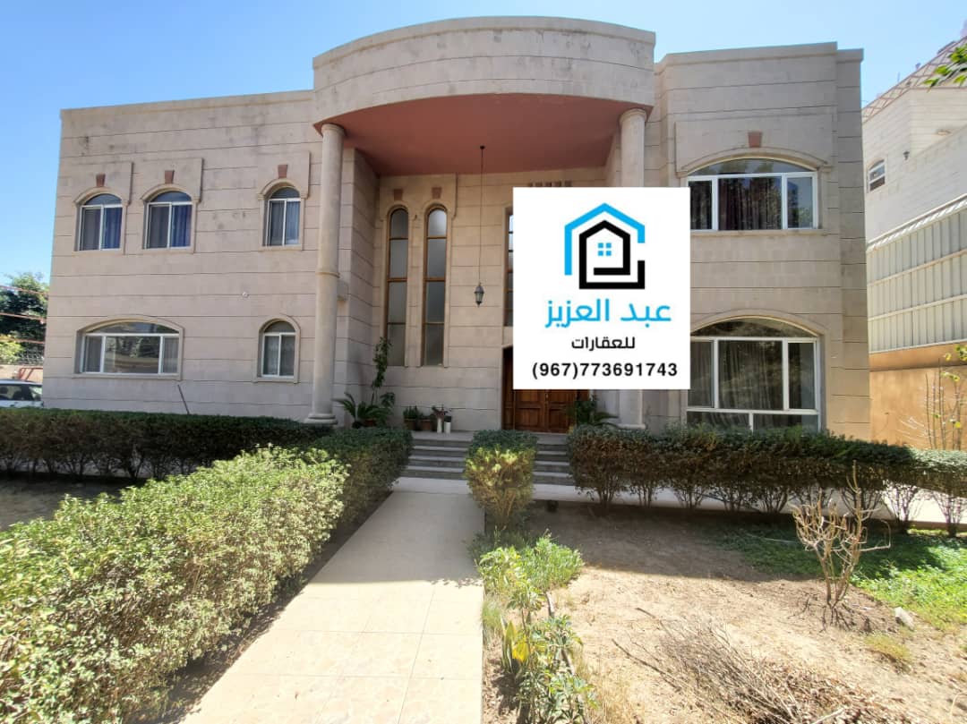 فلة للبيع مشفرة في أرقئ إحياء العاصمة صنعاء بحده