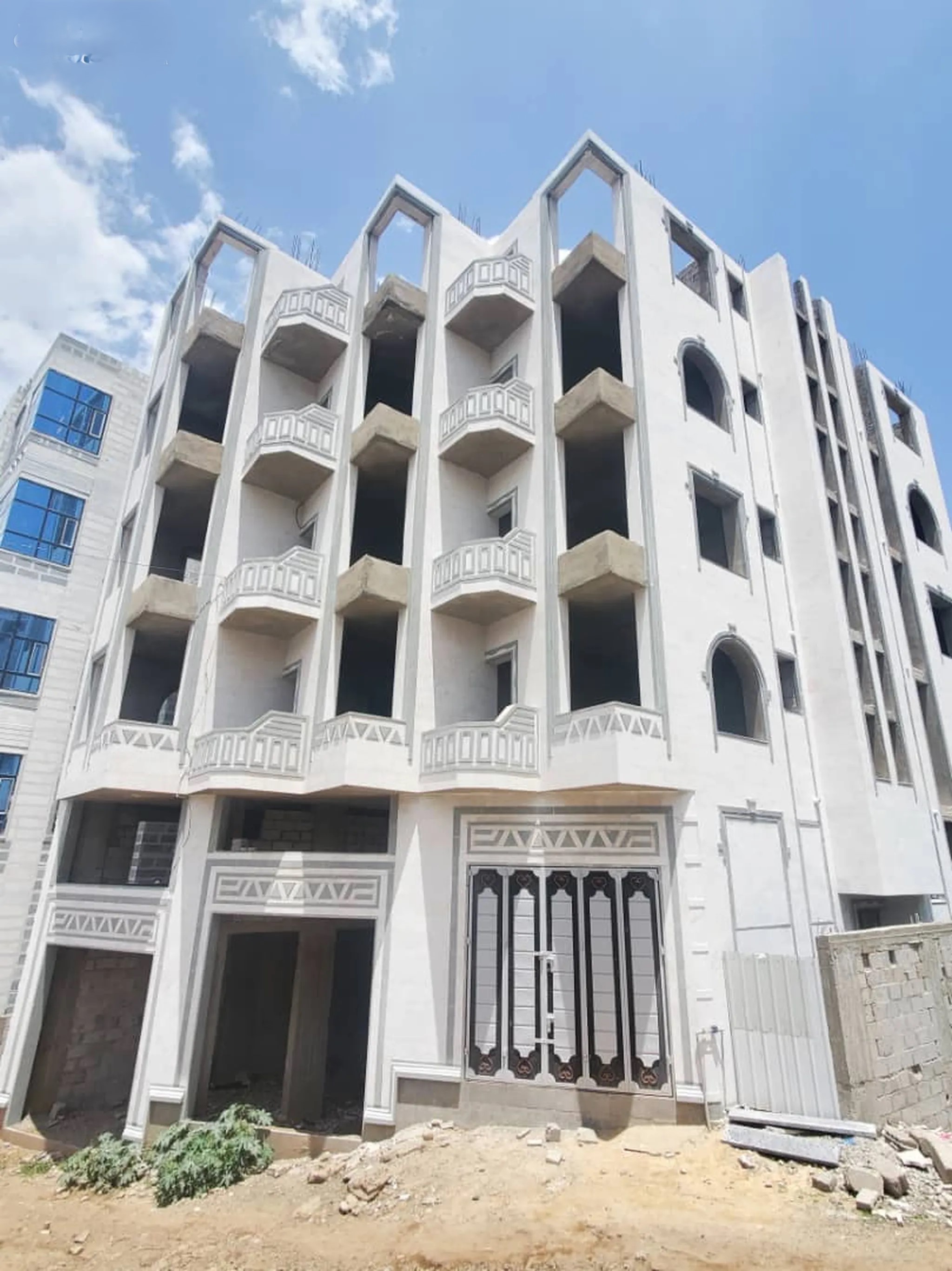 @ للبيع عمارة 4قصب حر في إب