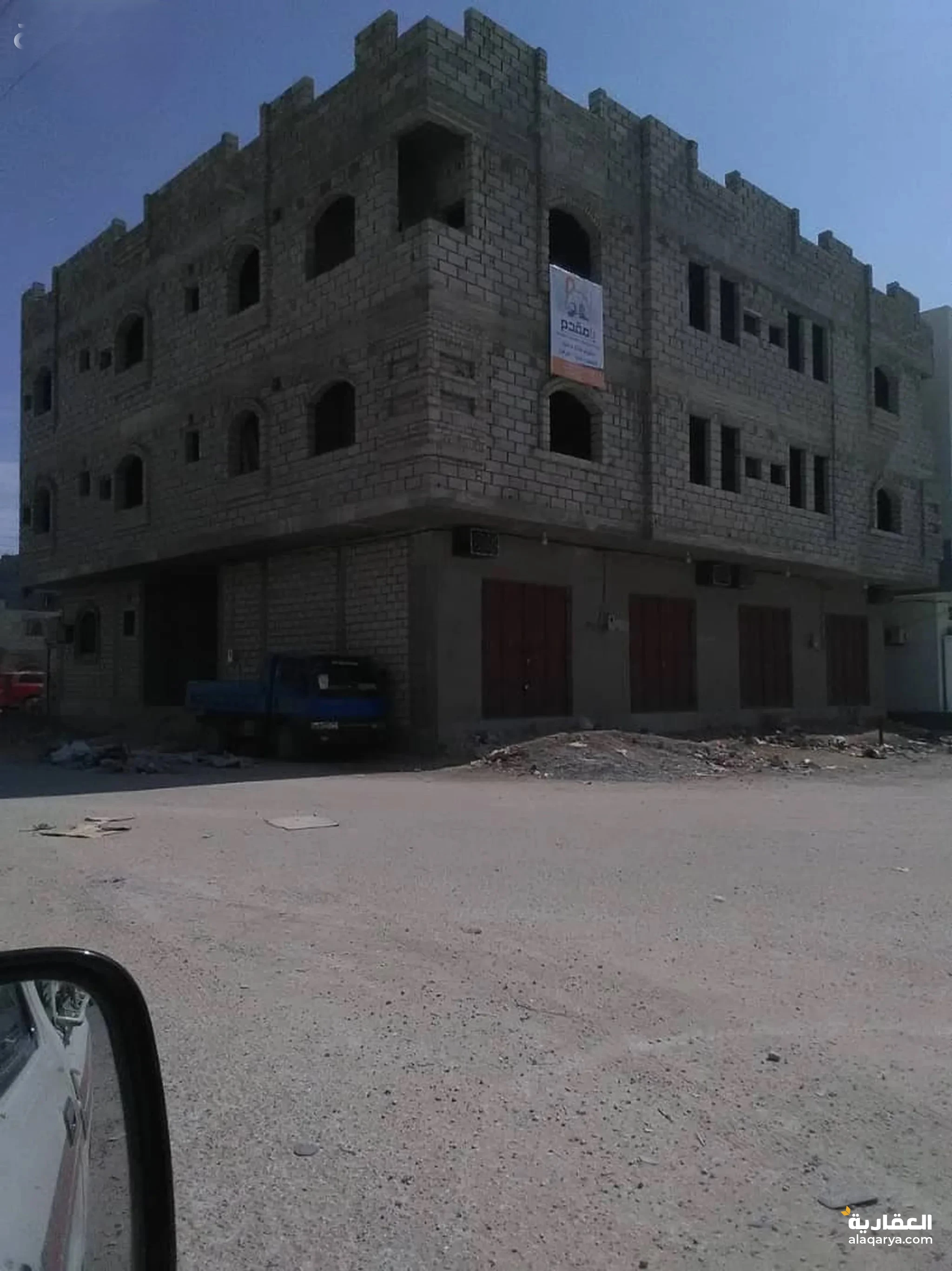 @ للبيع عمارة بمساحة 1200 متر في حضرموت