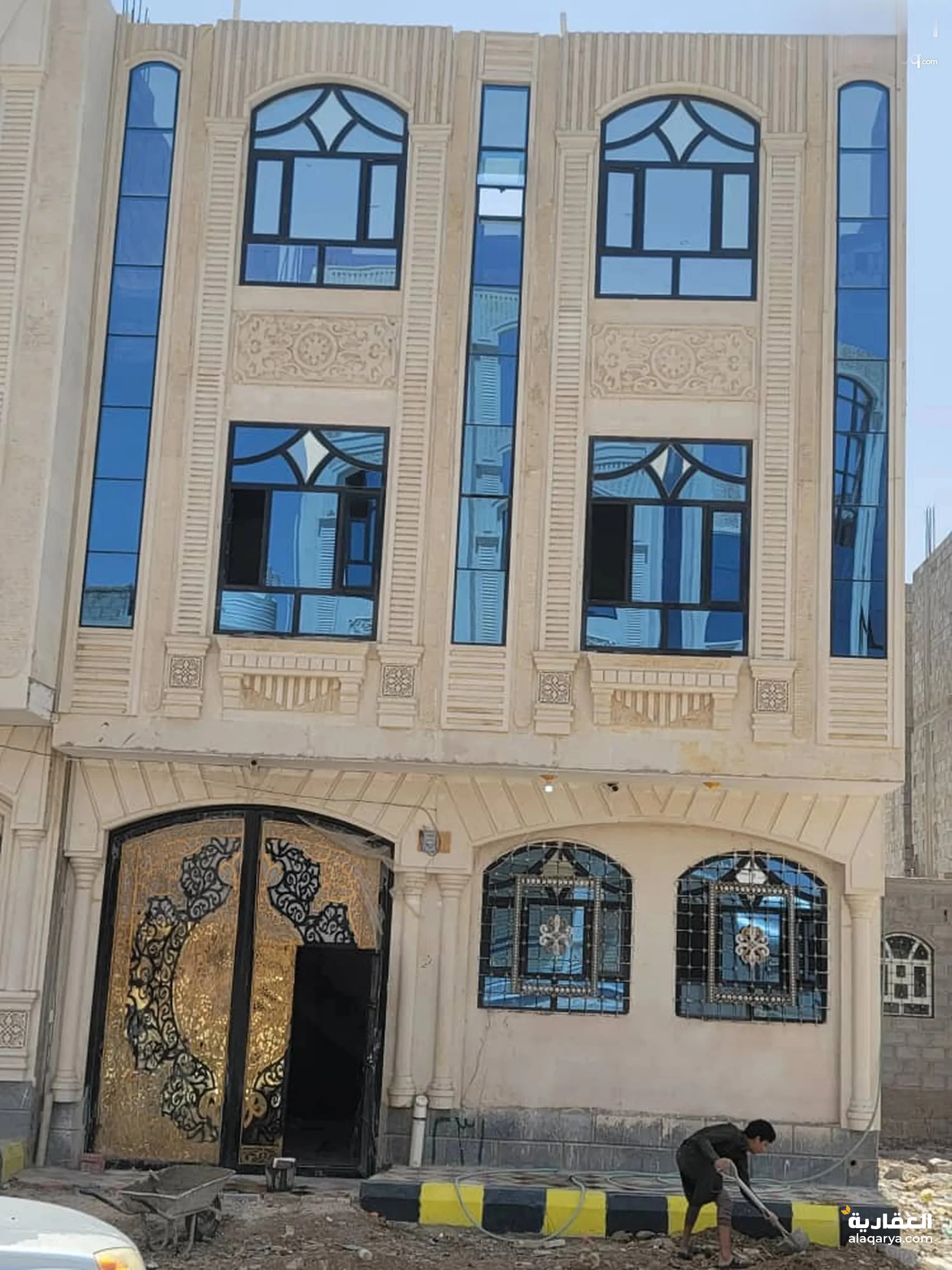 @ للبيع عمارة لبنتين وربع حر في صنعاء