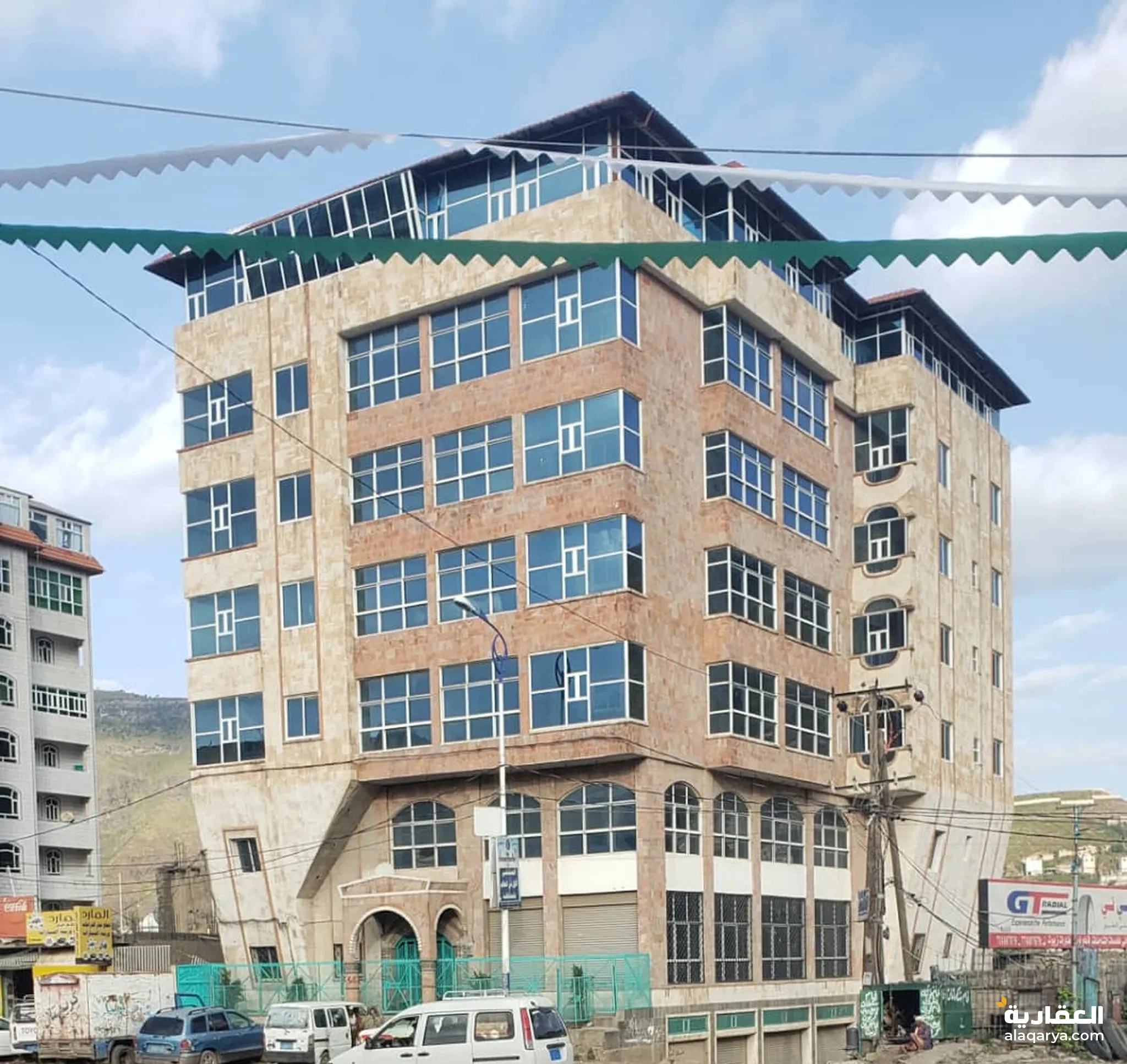 @ للبيع عمارة 18 قصبه في إب