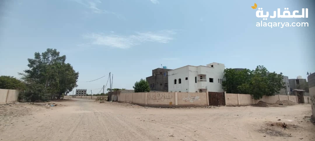 فيلا استثمارية (ركن وعظم للبيع) مساحتها 503م على شارعين 12/18 في المدينة الخضراء