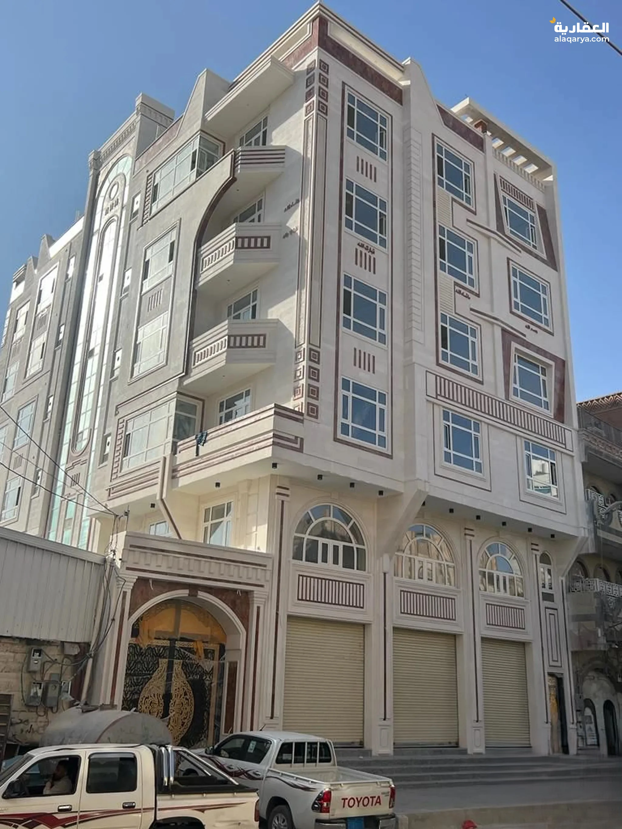 @ للبيع عمارة 11 لبن حر في صنعاء