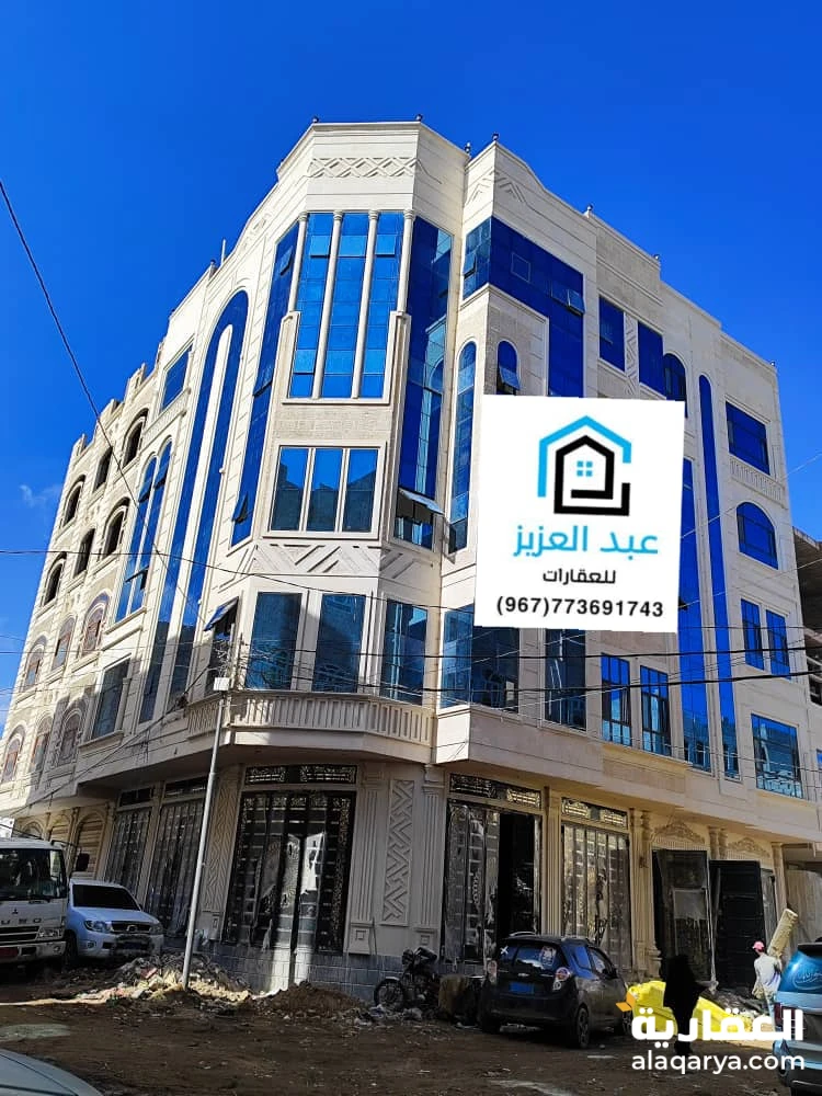 عمارة تجارية بتشطيبات ديلوكس للبيع ودرجة ثانية من شارع الاربعين الرئيسي