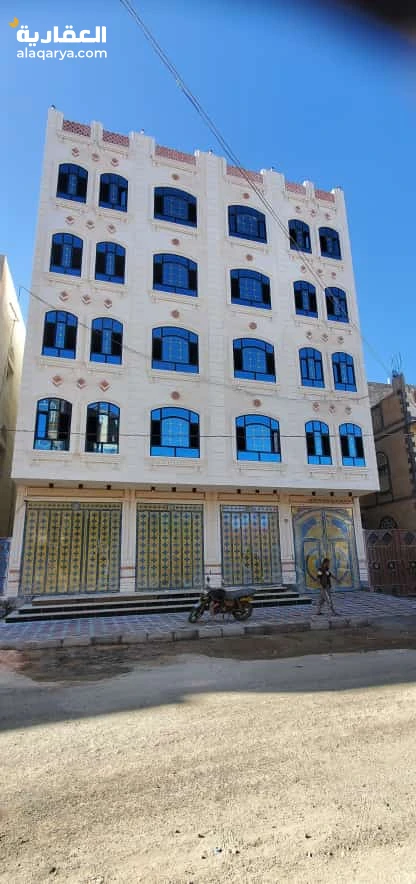 للبيع عمارة تجارية في بيت معياد