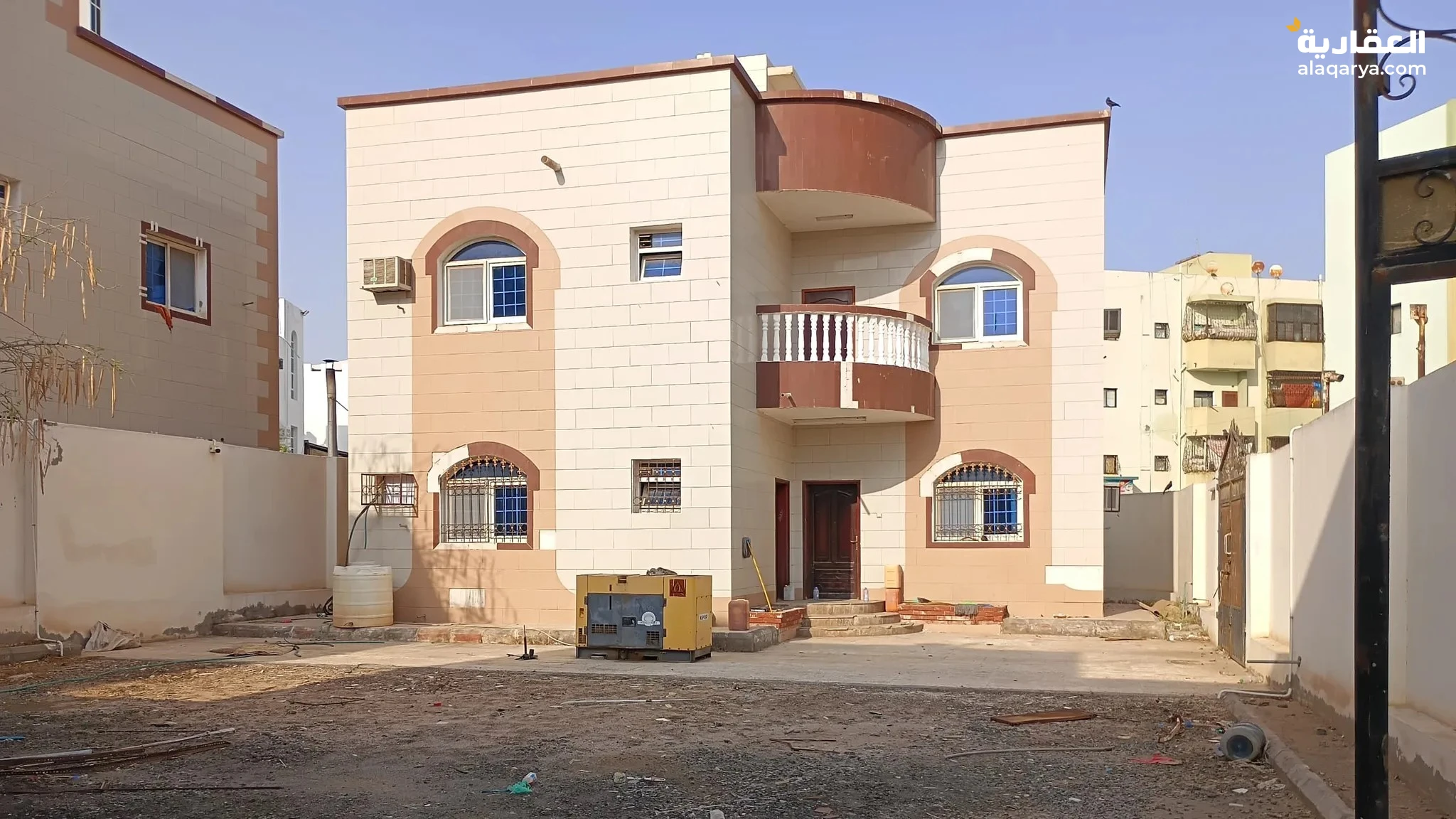 #فله في إنماء للبيع حوش كبير وفله نضيف جدا موقع حاالي قريب الخدمات