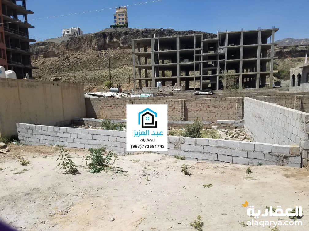 للبيع ارض في حده شارع علوي السلامي داخل شويه.. عطان