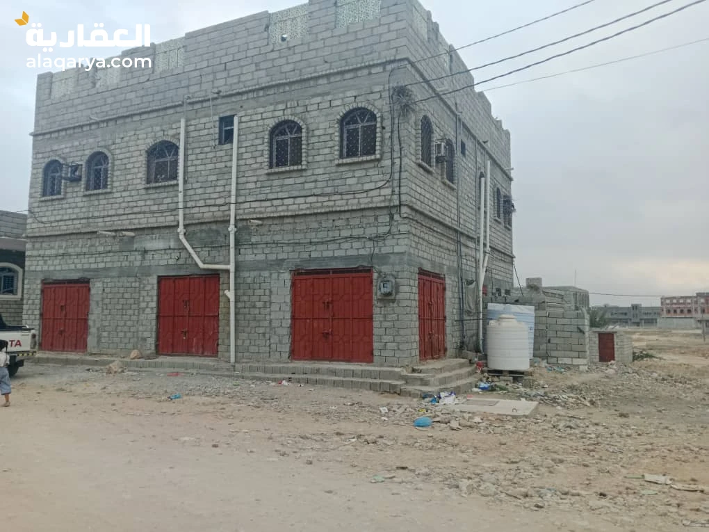 للبيع بيت شعبي نظام شقتين