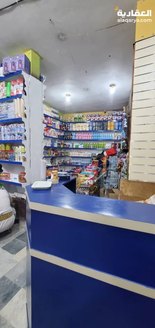 للبيع بقاله عرطه في الاصبحي مكون من ثلاث فتحات