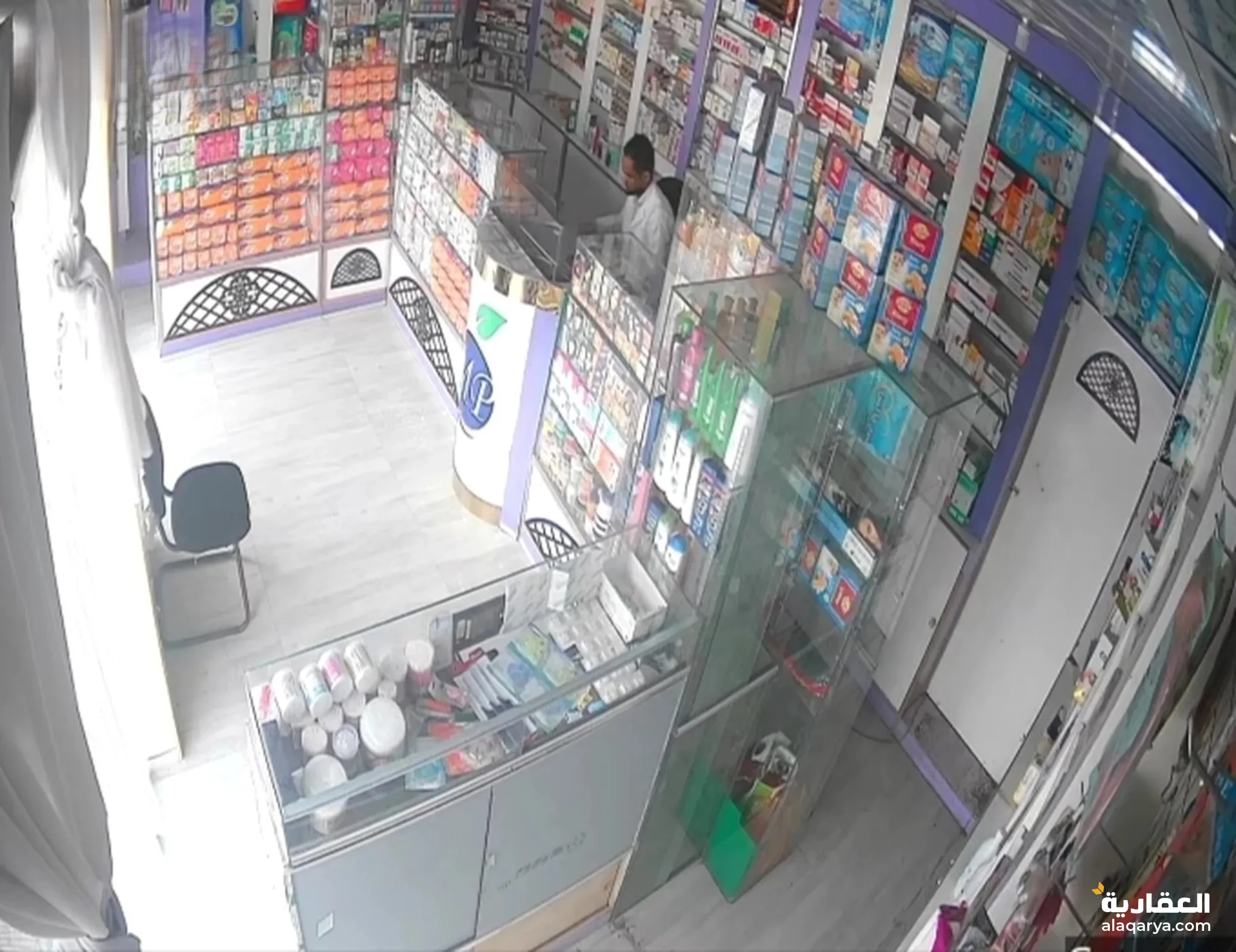 #صيدلية فتحتين جنب عيادة