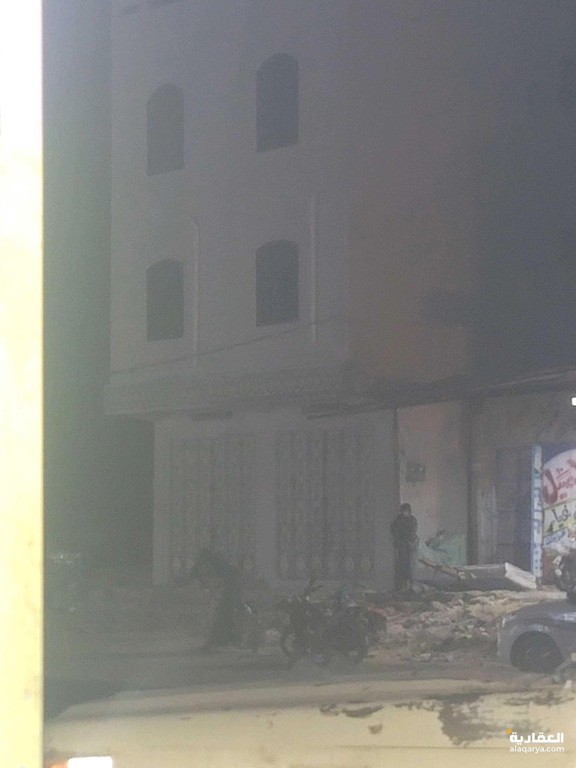 الشارع العام امام تموينات الازرق