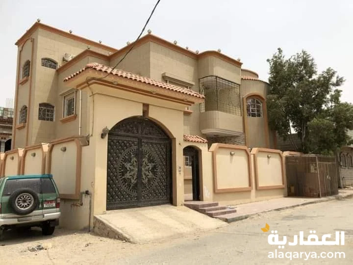 للبيع فله مع الاثاث