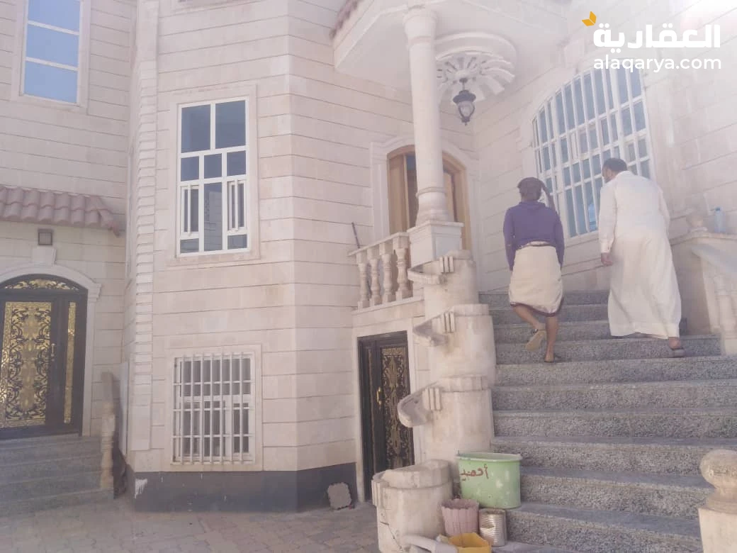 #للايجار فله سوبر لكس مديكره فخامه حجر ابيض