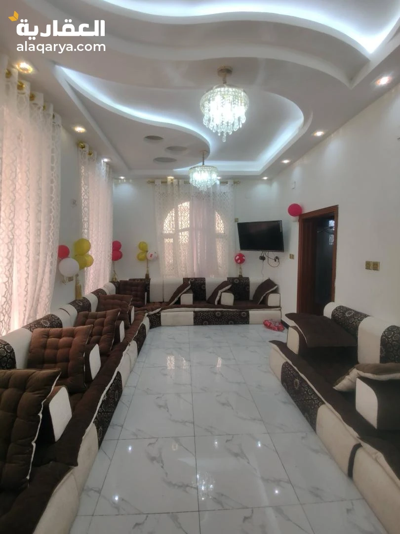 شقه مفروشه مستقله مع حوش سياره فقط ٥٠٠$