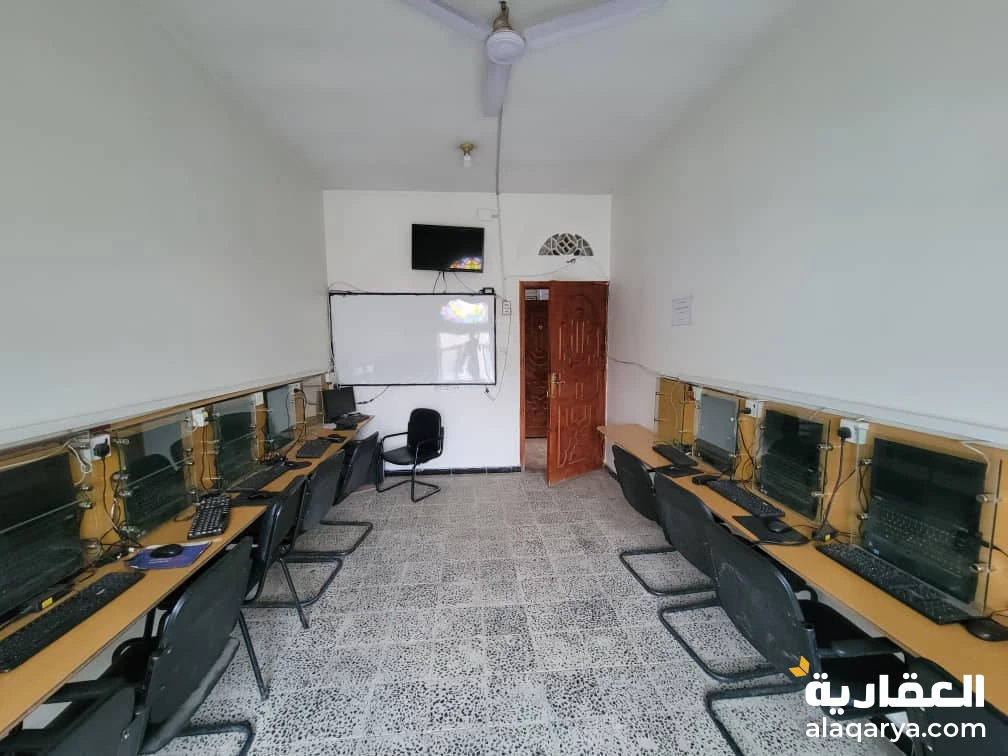 معهد تدريب عرطة للبيع في شميلة علﯽ الشارع العام