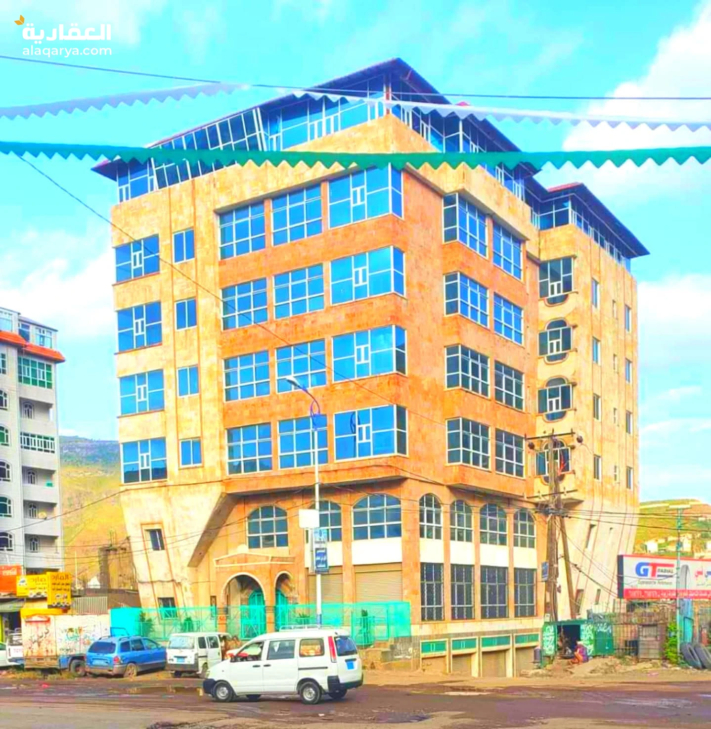 عماره7ادوار ملحق وطيرمانه استثمارية تجارية في مدينة إب