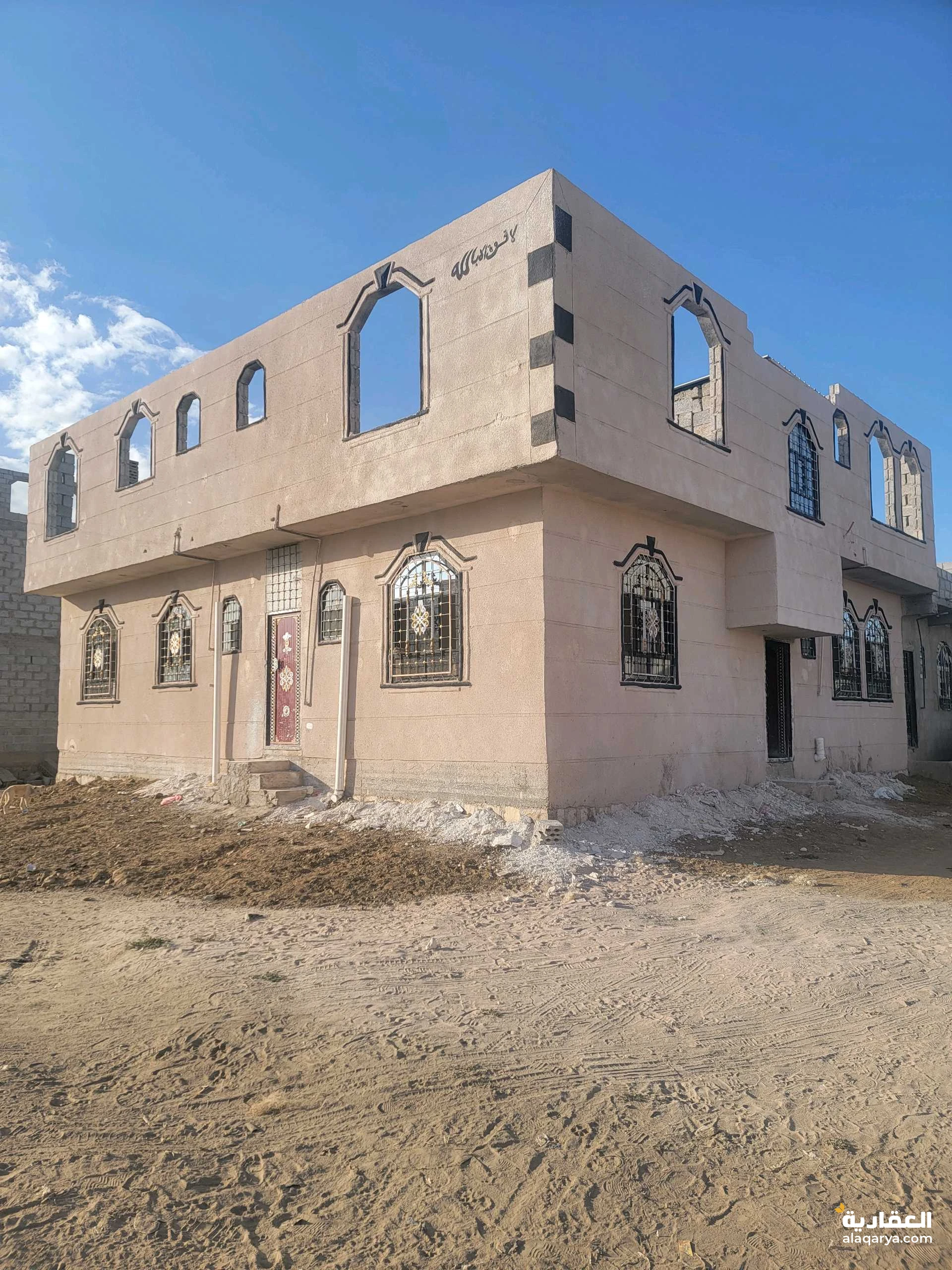 بيت للبيع في صنعاء ٤لبن