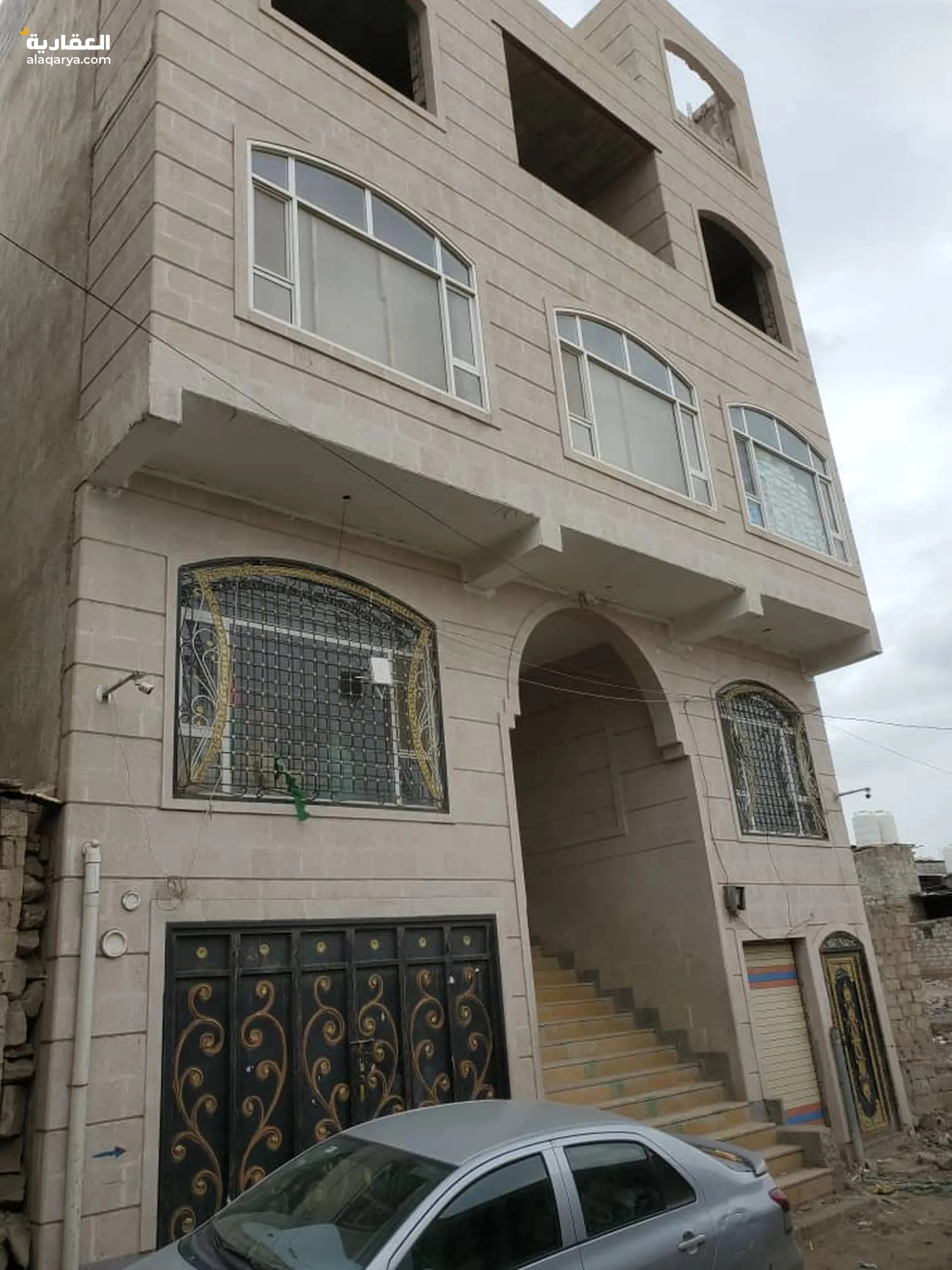 #للبيع مول تجاري على الشارع الرئيسي وشارع خلفي مبني على 9 لبن بسعر مناسب جدا