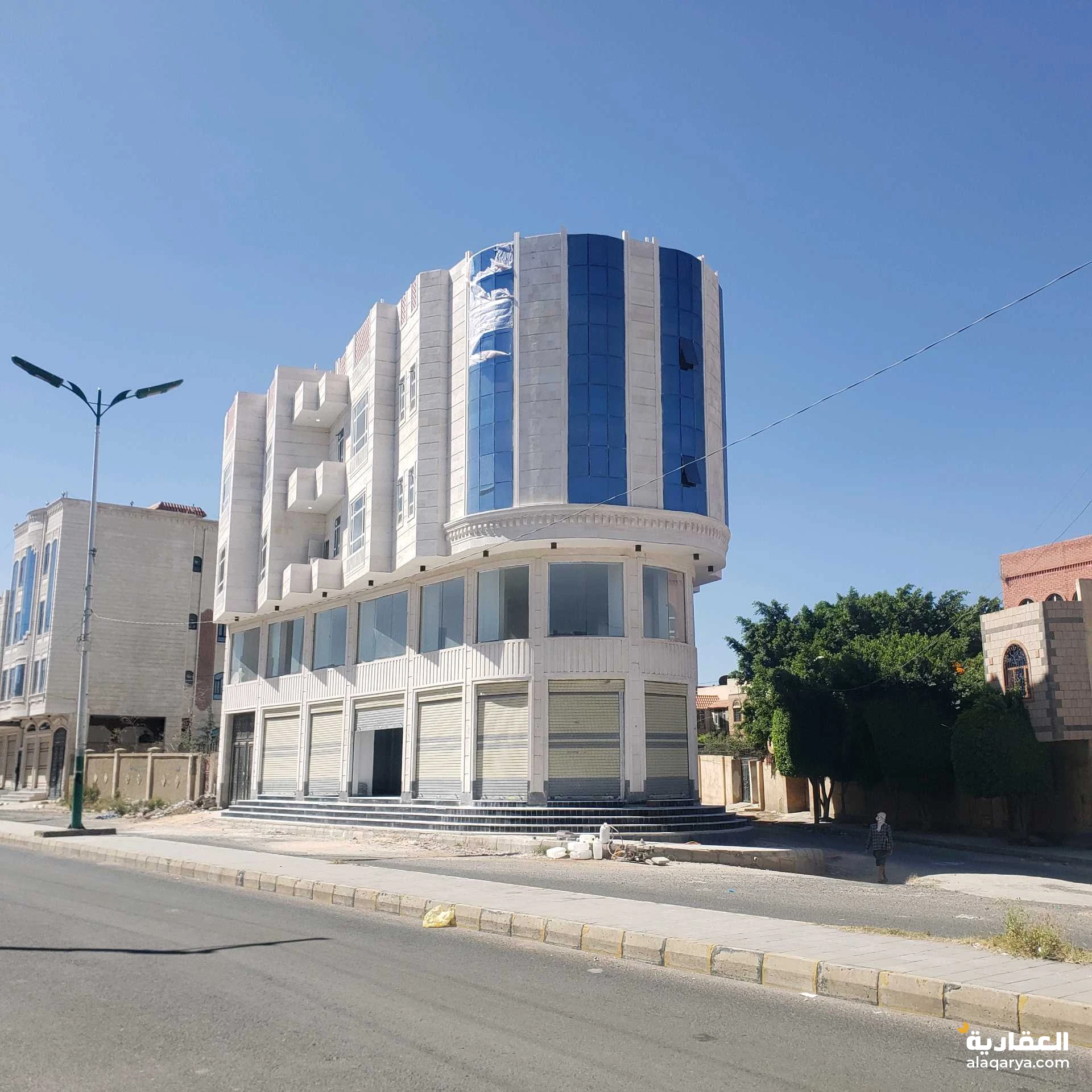 عماره استراتيجيه تجاريه  مسلح هردي عمل شخصي بحت قمه الروعه للبيع 5 لبن ونص حر مع