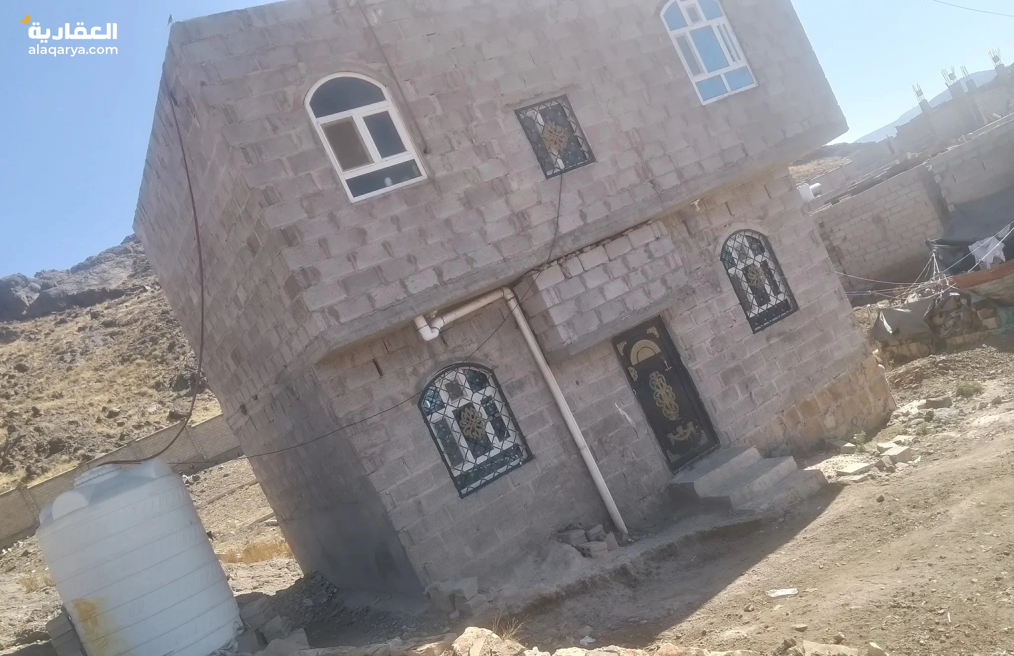 #بيت شعبي للبيع بلاطه علا شارعين 8و4مخطط جاهز الموقع صنعاء قريب جوله ال2000 السعر 20مليون