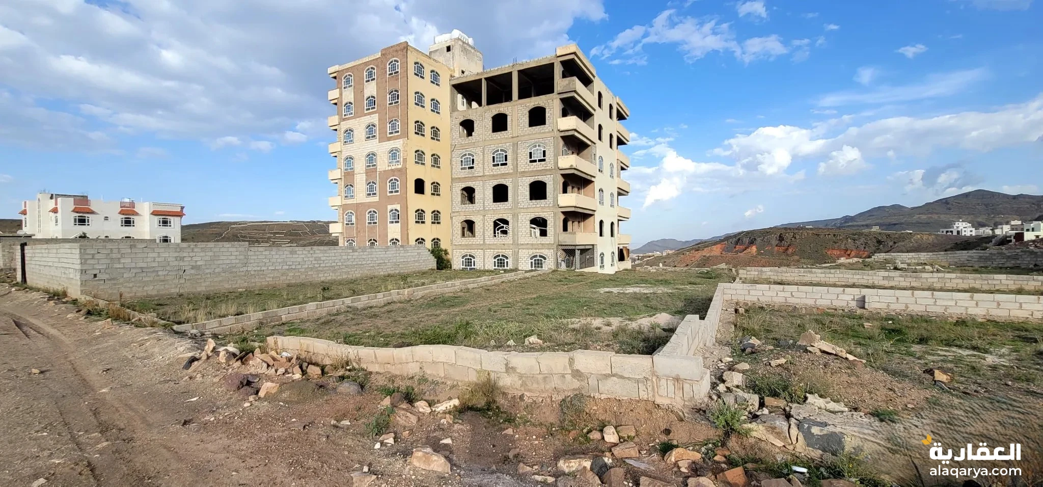 #أرضية حُـر 9 لبن وربع - العشاش - الحي الدبلوماسي