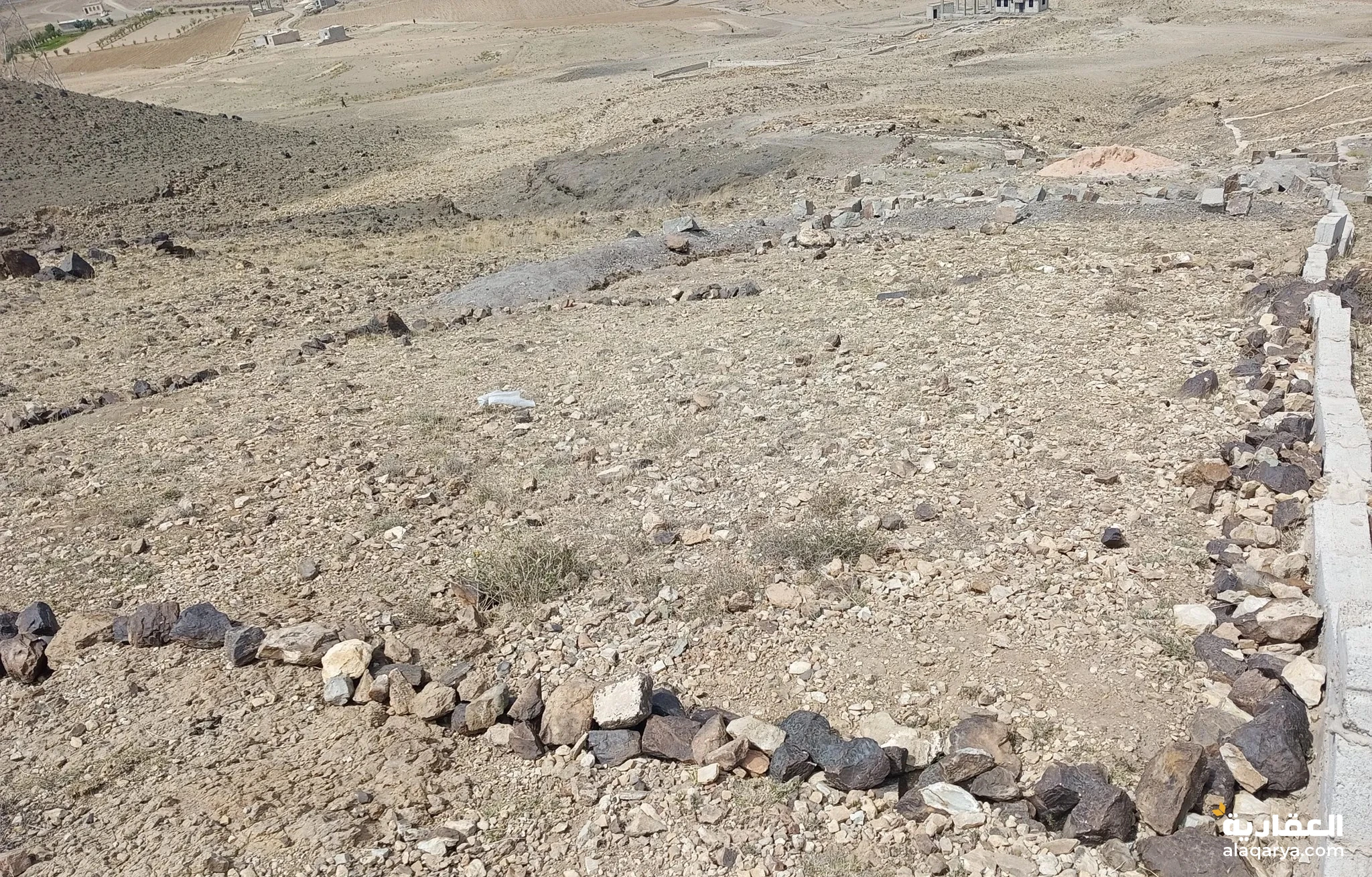 #لبنتين ونص حر عشوائي علا مدخلين 6 متر سعر اللبنه من 500 الف