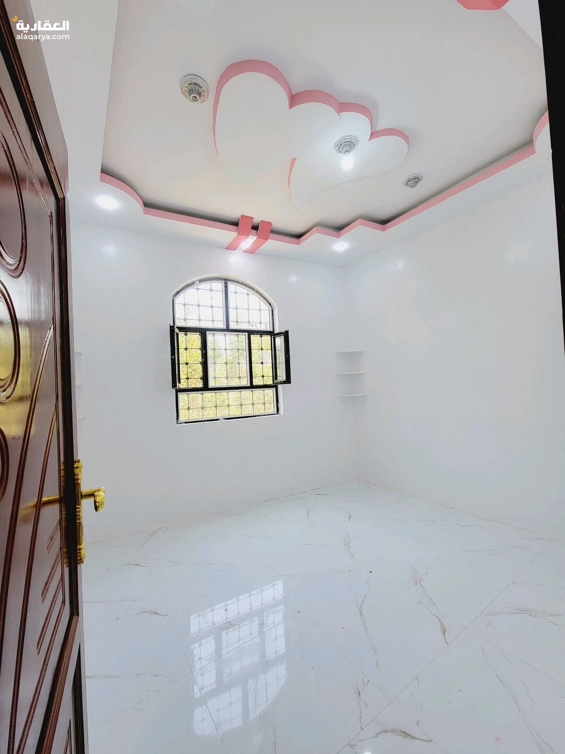 فيلا للبيع السعر 75مليون الموقع صنعاء حي دارس للتواصل 775426341