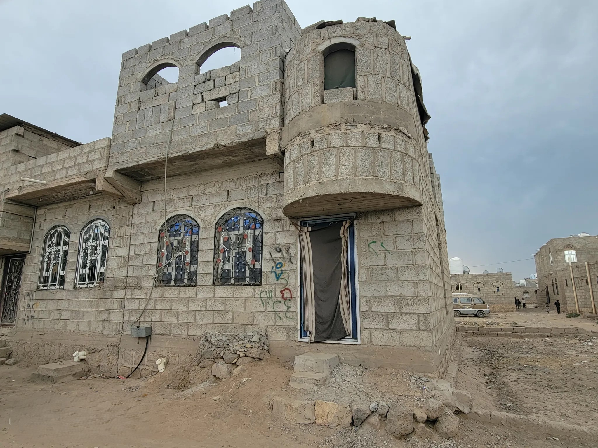 #منزل للبيع بلاطه في لبنتين قاصر