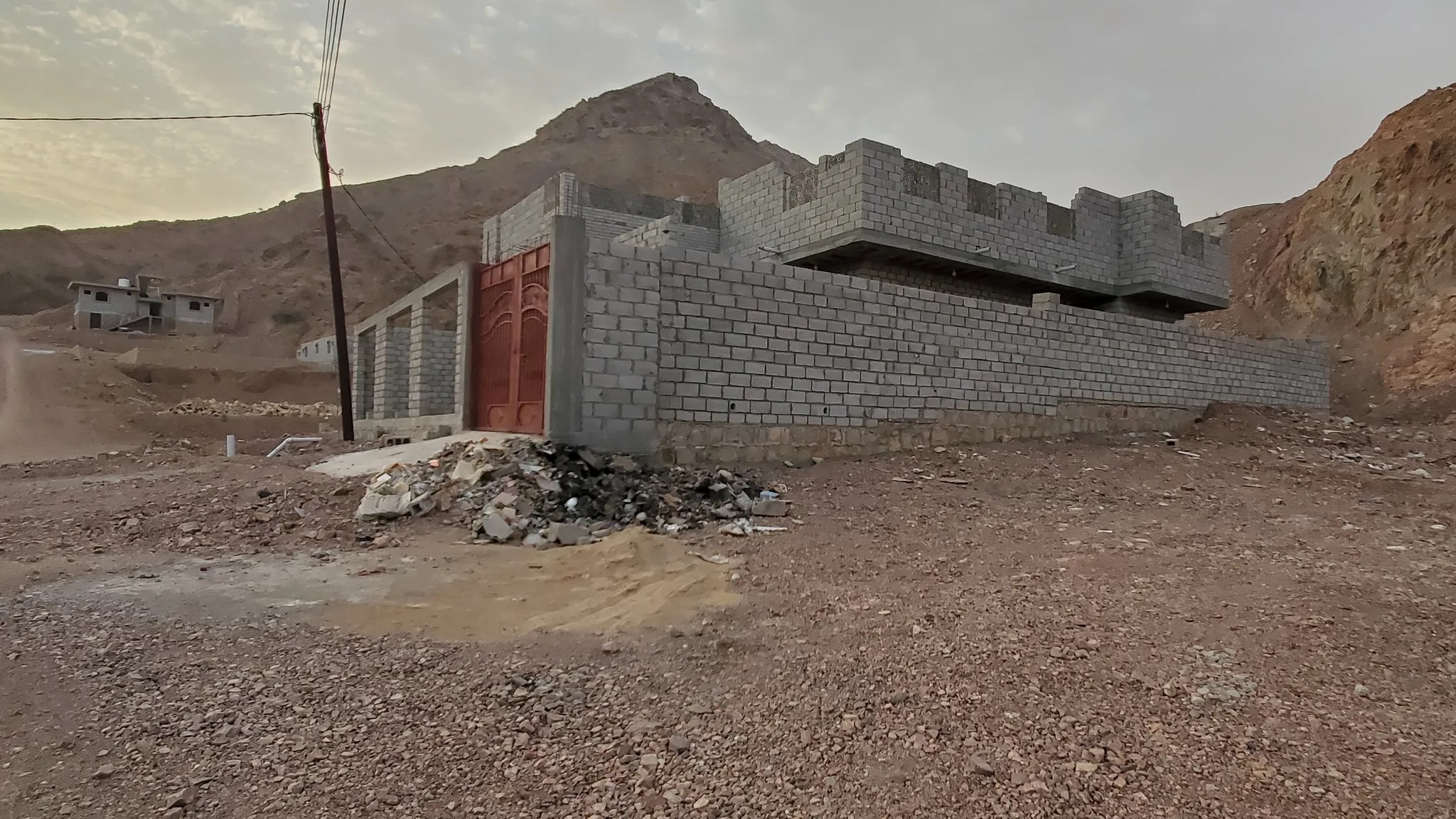 #فله صغيره مع محلات للبيع