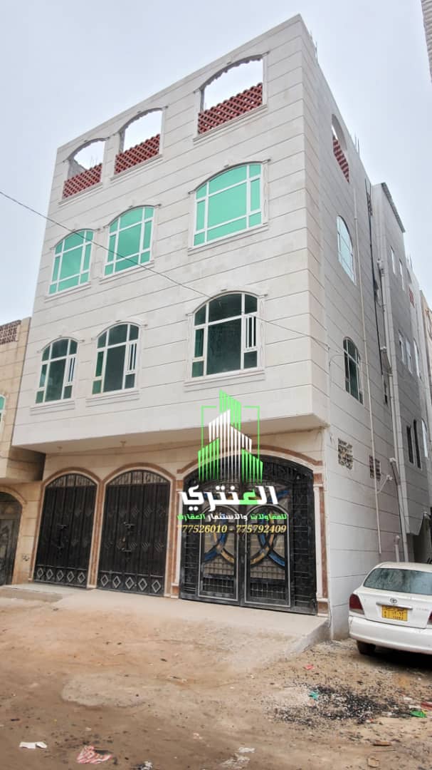 عمارة تجارية جاهزة للاستثمار | 3 دور + فتحتين + شقة واسعة | دارسلم – جوار حديقة